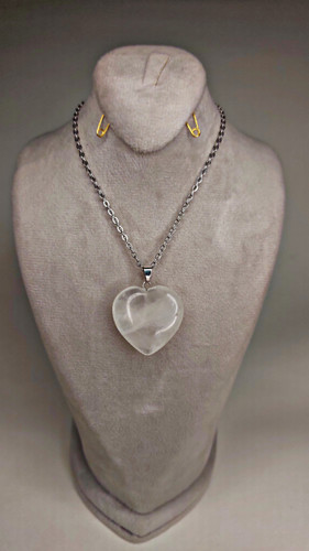 گردنبند قلب سنگ کوارتز شفاف