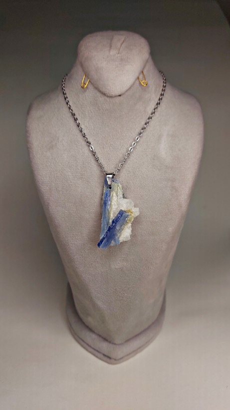 گردنبند راف سنگ کیانیت