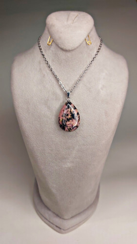 گردنبند سنگ رودونیت