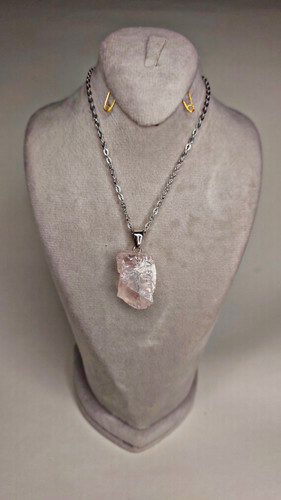 گردنبند سنگ رزکوارتز