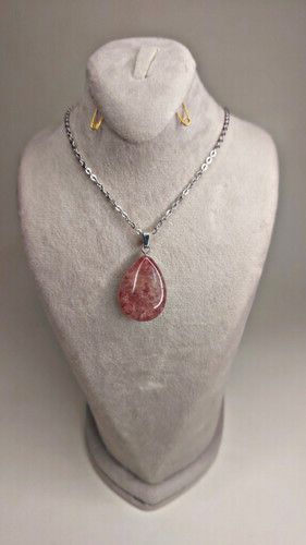 گردنبند کوارتز توت فرنگی