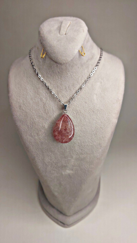 گردنبند کوارتز توت فرنگی