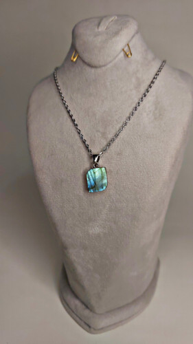 گردنبند مینیمال سنگ لابرادوریت