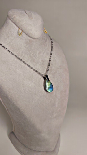 سنگ لابرادوریت پرطاووسی