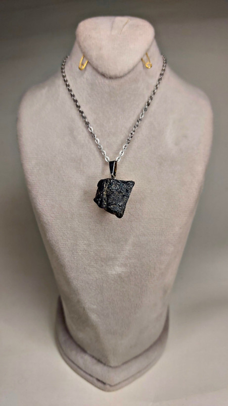 گردنبند سنگ تورمالین سیاه