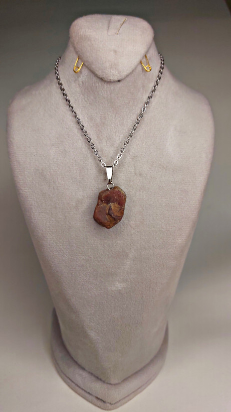 گردنبند راف سنگ یاقوت سرخ