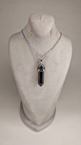 گردنبند منشور سنگ حدید