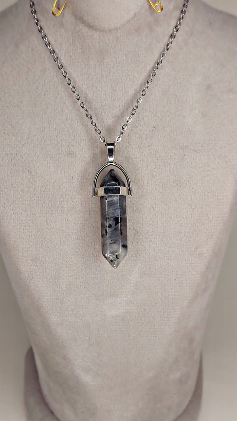 گردنبند سنگ لارویکیت