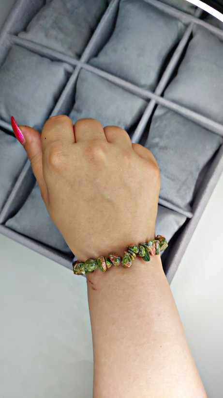 دستبند سنگ اوناکیت چیپسی