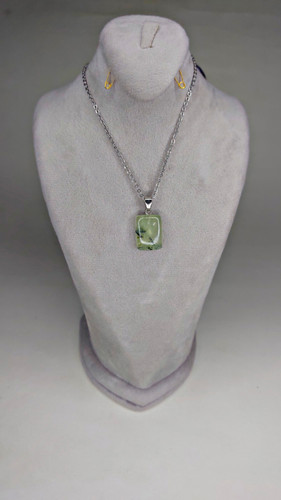 گردنبند سنگ پرهنیت