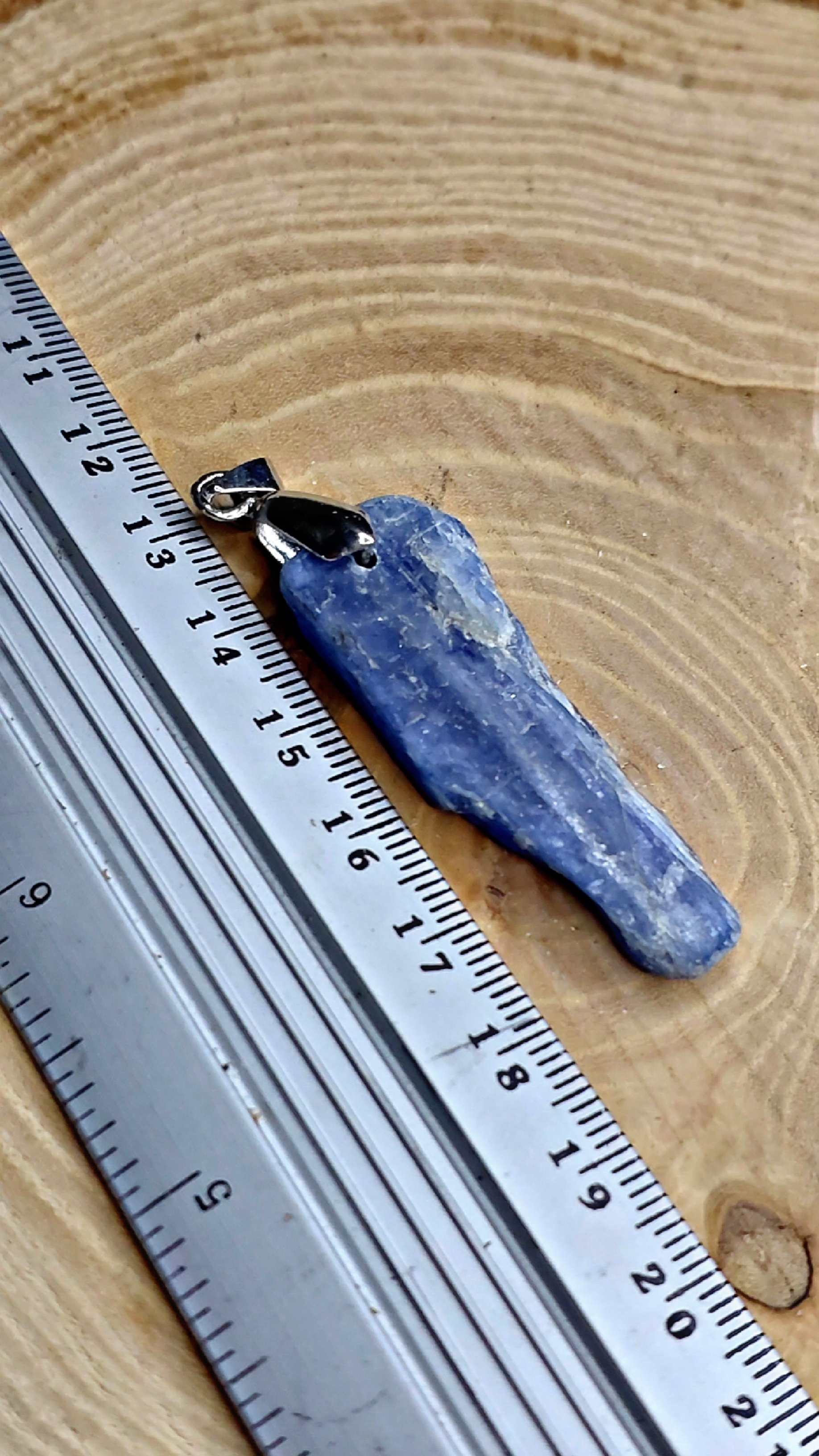 گردنبند سنگ کیانیت