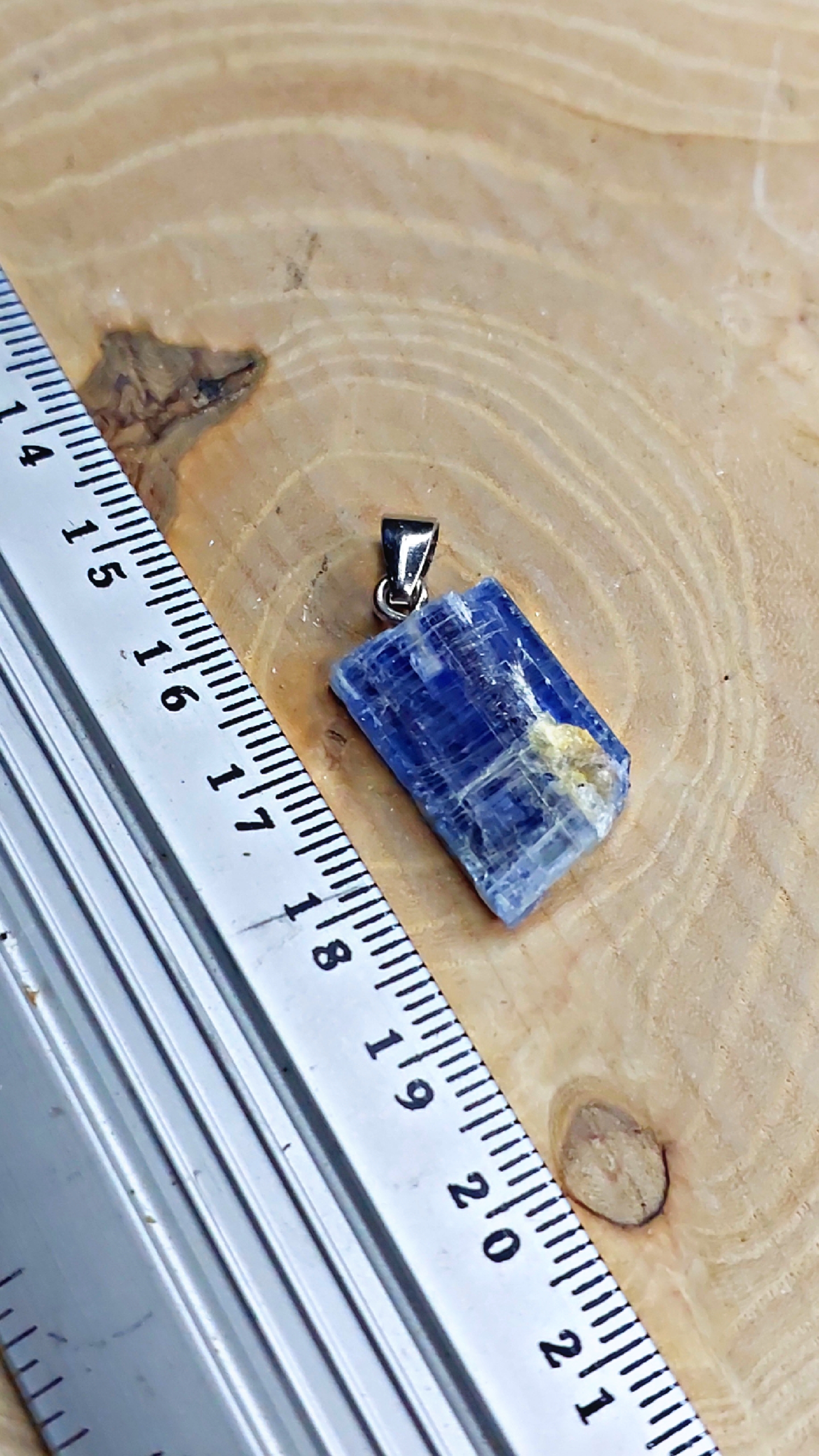 گردنبند سنگ کیانیت