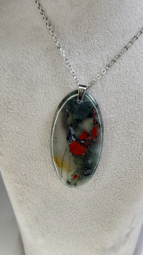 گردنبند Bloodstone